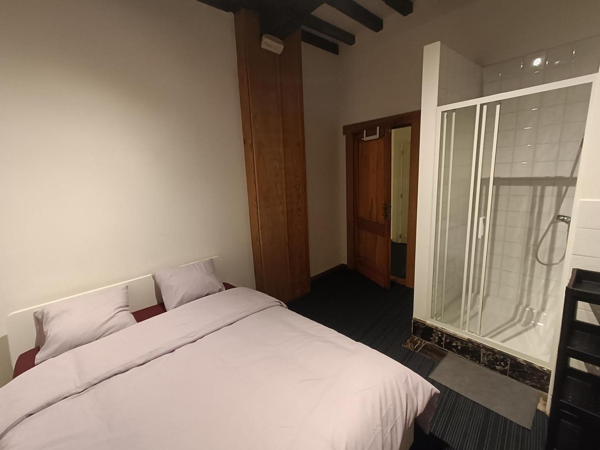 אנטוורפן Viktoria Hostel מראה חיצוני תמונה
